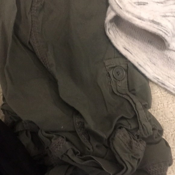 Maternity bottom bundle - Picture 4 of 7